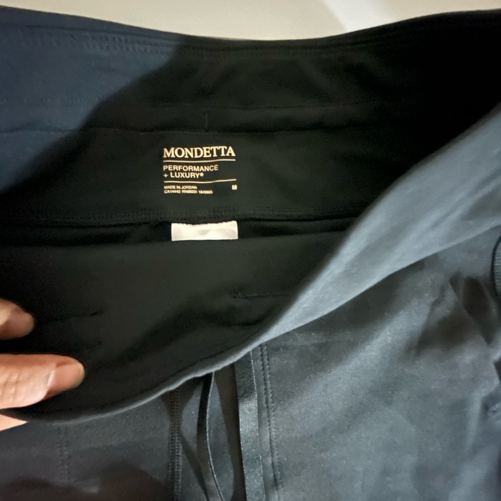 Mondetta Charcoal Drawstring Capris NWT - image 4